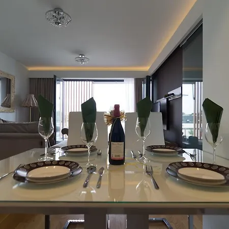 Mercedes Apartment *
